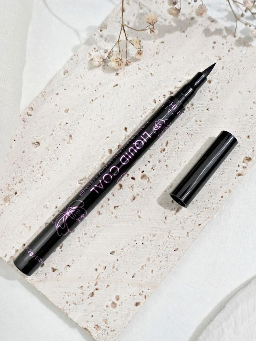 Seraphine Botanicals Liquid Coal Water-Resistant Liquid Eyeliner - Black